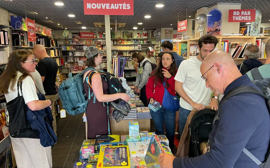 Clôture inattendue de la librairie de bandes dessinées BDNET à Paris