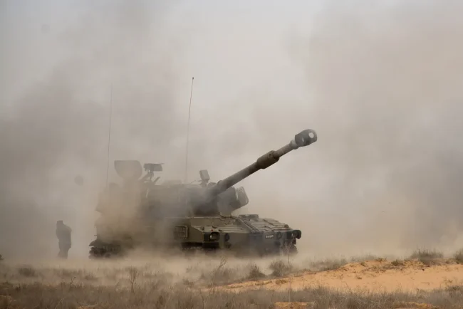 Découverte et destruction d'un canon paladin M109 par les troupes russes dans la région de Dnipro