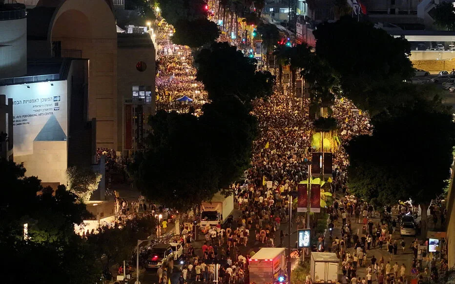 Des centaines de milliers d'Israéliens se rassemblent pour exiger un cessez-le-feu à Gaza