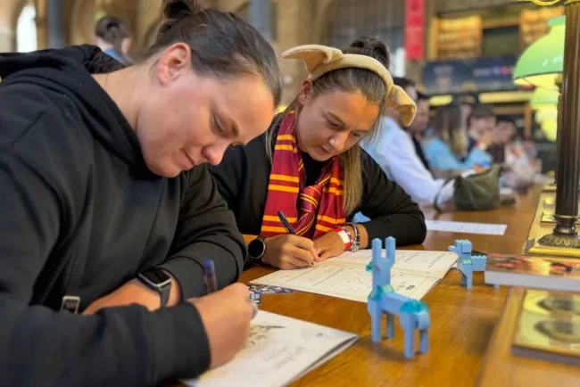 Des passionnés s'immergent dans l'univers fantastique de Harry Potter