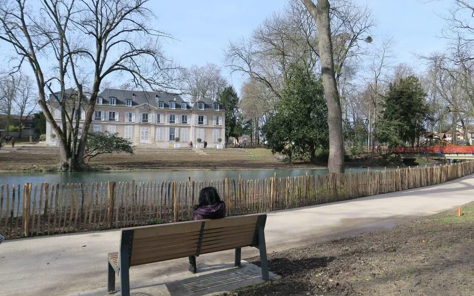 Deux jeunes enfants meurent noyés dans un parc à Orly