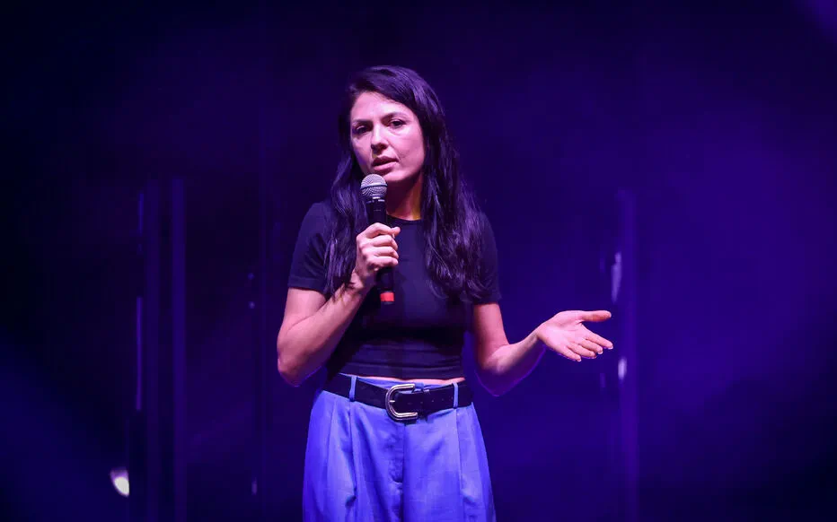 Elena Nagapetyan : quand un spectateur interagit avec elle pendant son show