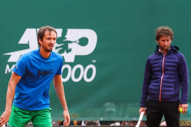 Fin de l'aventure Cervara-Medvedev