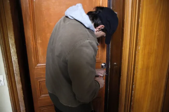 Interpellations dans une affaire de cambriolages visant la défense pénale