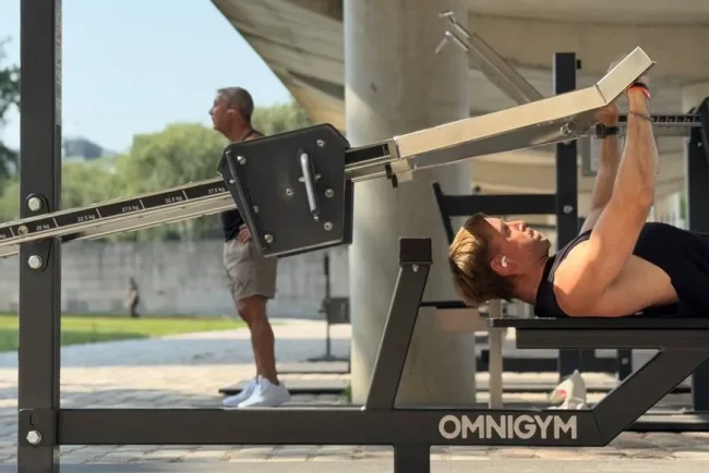Jon et Irati, en vacances à Paris, maintiennent leur routine sportive