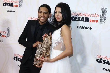 Kenza Fortas, en plein cœur de la tragédie : une actrice sous le choc