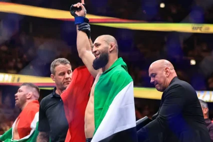 Khamzat Chimaev devient champion des poids moyens de l'UFC grâce à une performance dominante