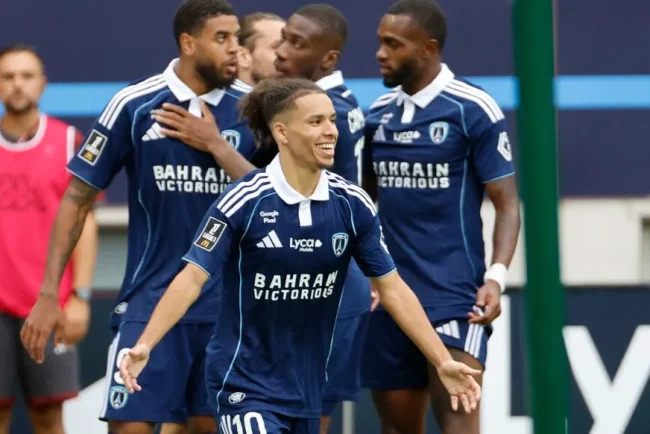 Klopp et Gomez échangent des conseils avec les Français Gilli et Arnault dans les coulisses