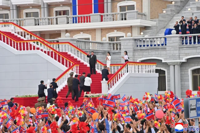 La Corée du Nord honorait les héros inconnus de la guerre, Kim Jong-un en tête.