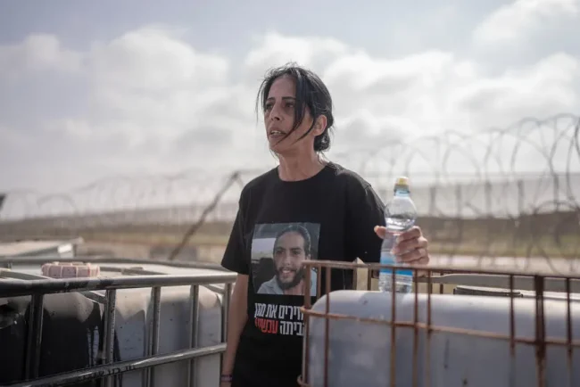 La mère d'un otage israélien menace de poursuivre Netanyahou pour meurtre