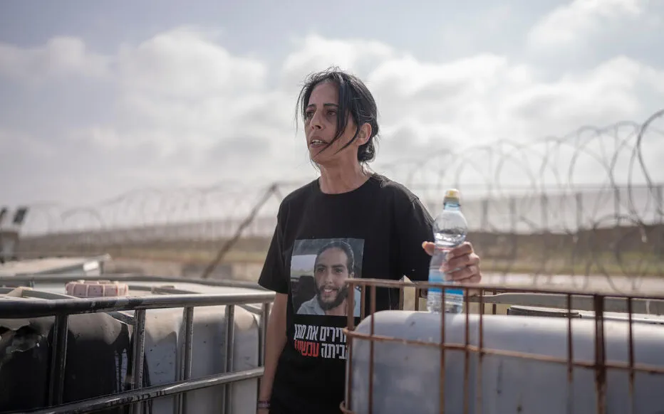 La mère d'un otage israélien menace de poursuivre Netanyahou pour meurtre