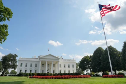 Le clan Trump défend sa rencontre avec Poutine