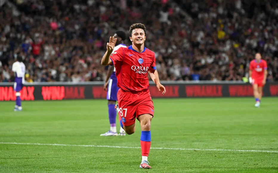 Le triplé de João Neves illumine le PSG face à Toulouse