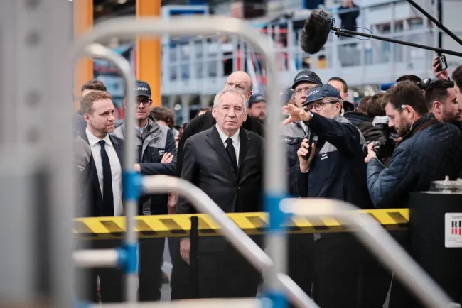 Les chefs d'entreprise face à la colère du gouvernement : la bulle des vacances éclate