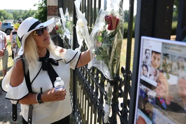Les fans d’Alain Delon se rappellent l’acteur décédé il y a un an