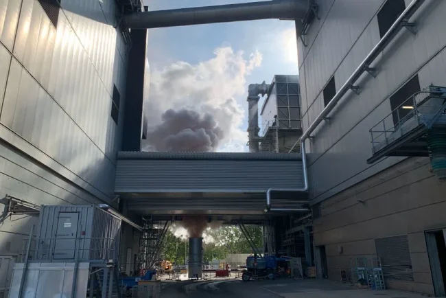 Les panaches blancs au-dessus de Kretay : une maintenance routine