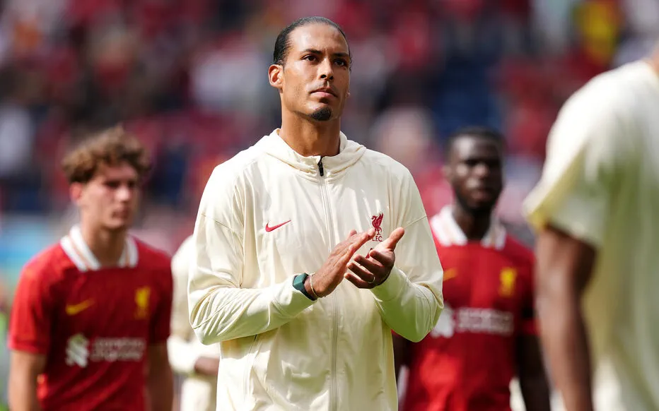 Les Reds de Liverpool honorent la mémoire de Diogo Jota et de son frère lors de matchs amicaux