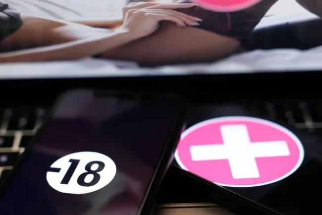 Les sites pour adultes Xnxx, Xvideos et consorts se conforment à l'ultimatum de l'Arcom