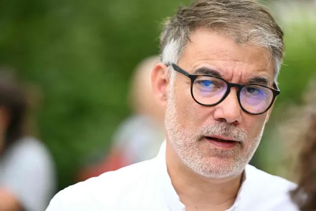 Les socialistes se rendent à l'appel de Bayrou pour discuter