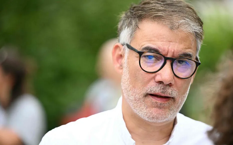 Les socialistes se rendent à l'appel de Bayrou pour discuter