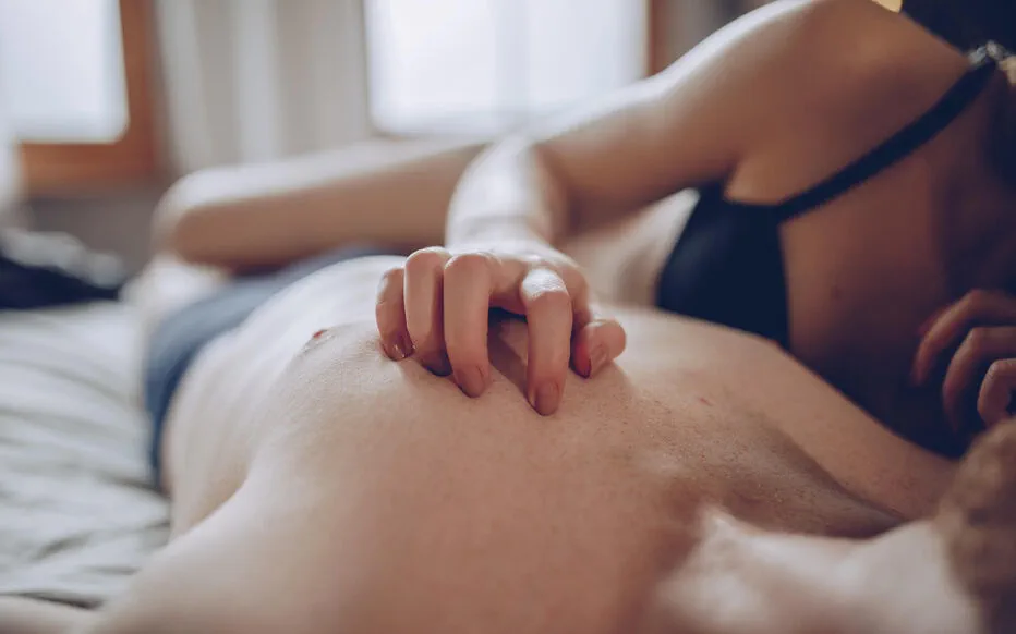 Les ventilateurs se transforment en accessoires essentiels pour rafraîchir les expériences des citadins