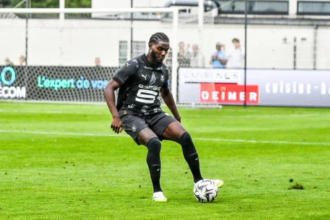 Lilian Brassier : grave blessure au genou lors du match contre la Real Sociedad