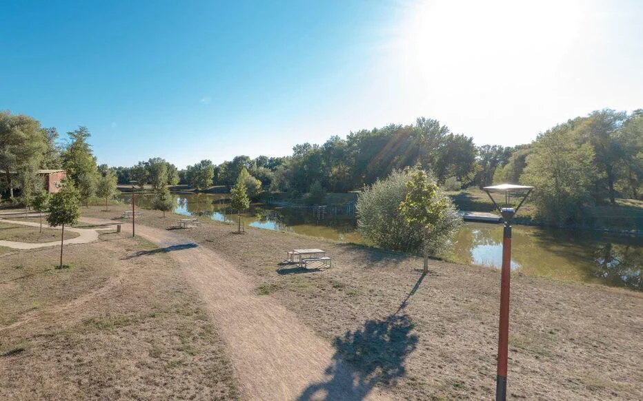 Naufrage tragique : les frères jumaux, âgés de 11 et 7 ans, meurent dans des plans d'eau différents en France