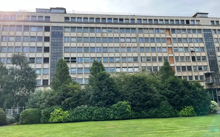Paris transforme l'ancienne barre Cassan F du campus Jussieu en logement social pour étudiants