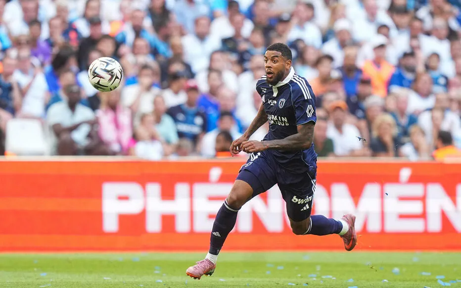 Rester calme face aux tempêtes du marché des transferts : le cas du Paris FC