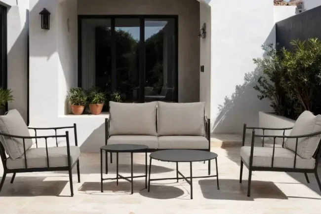 Révolutionnez Votre Jardin avec le Salon de Jardin Napoli de Maisons du Monde