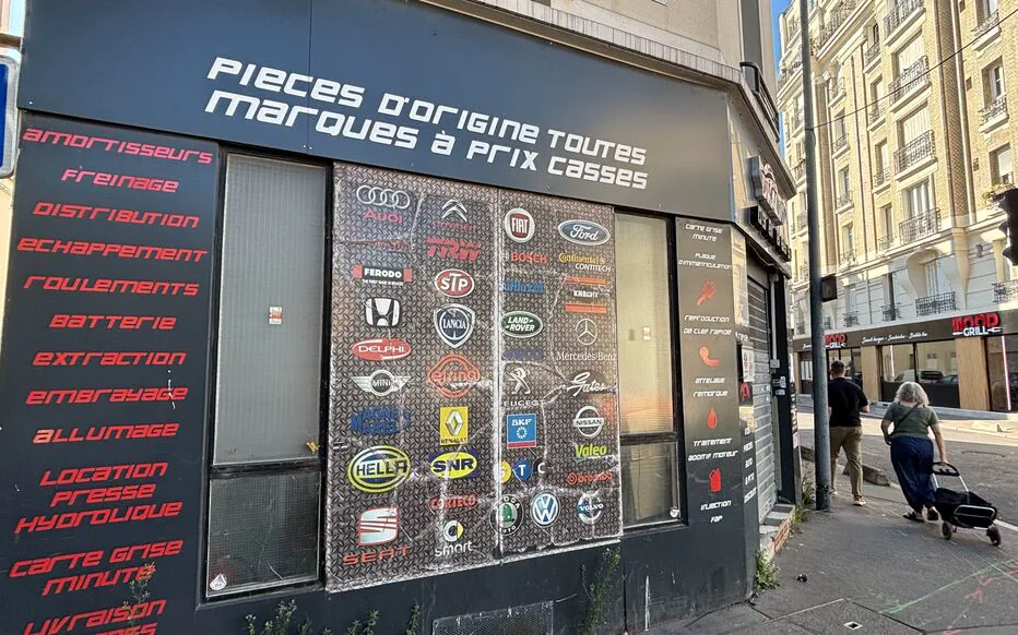 Trois hommes dévalisent une boutique de pièces automobiles à Saint-Ouen