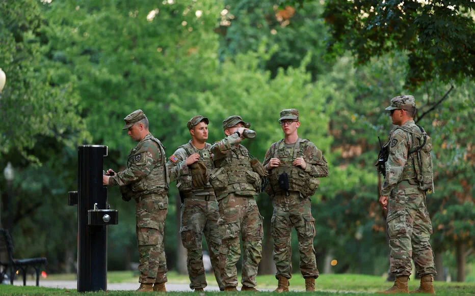 Trump cible Chicago pour renforcer la sécurité et réprimer l'immigration
