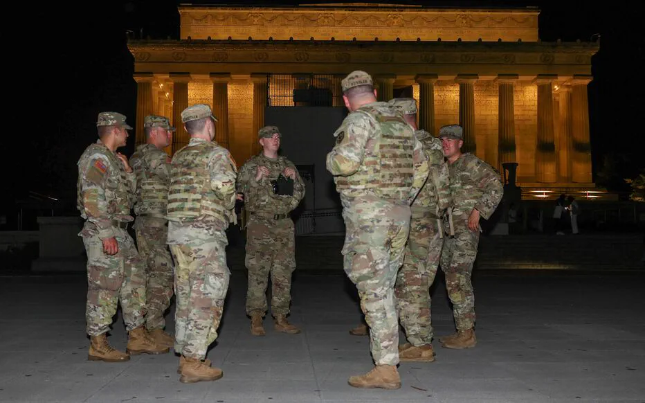 Trump Déploie la Garde Nationale à Washington DC pour Faire Face aux Manifestations et à la Criminalité