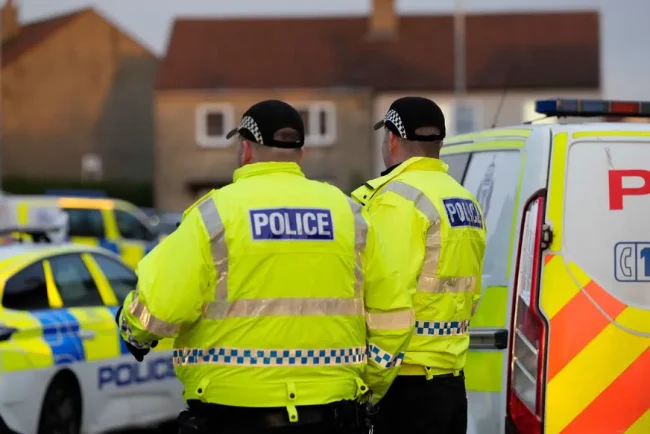 Un fugitif accusé de viol reconnu coupable après avoir simulé sa mort et fui aux Éco-ues