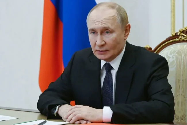 Un incendie fait rage près du « palais de Poutine » en Russie