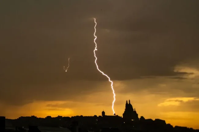 Un superbe éclair de 829 km enregistré aux États-Unis, un nouveau record du monde