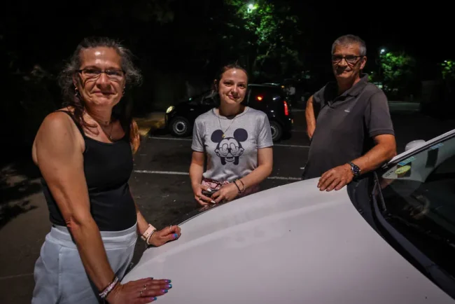 Un voyage nocturne et une fille aux cheveux blonds