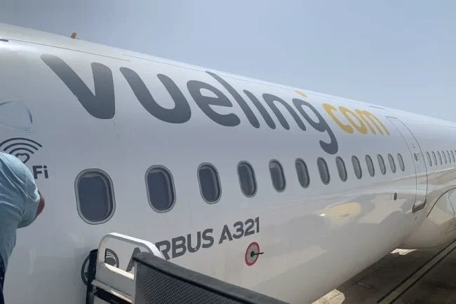 Une jeune femme juive française parle de son expérience pendant un vol avec Vueling