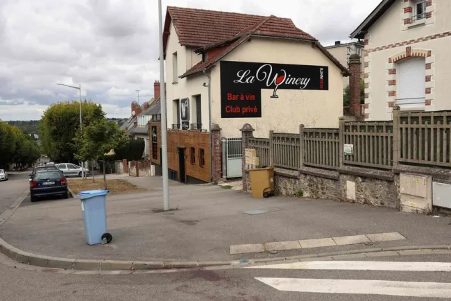 Une soirée étudiante prend une tournure dramatique ; des étudiants hospitalisés après une fête à Évreux