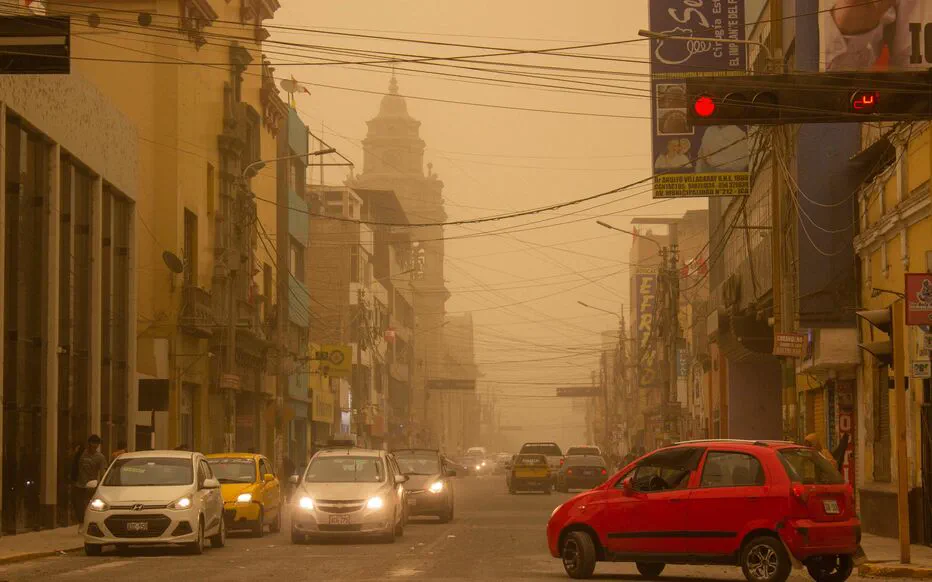 Une tempête de poussière et de sable sans précédent frappe le Pérou