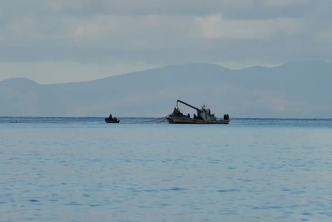 Attaque contre un navire au large des côtes du Yémen : l'UKMTO met en garde les navires