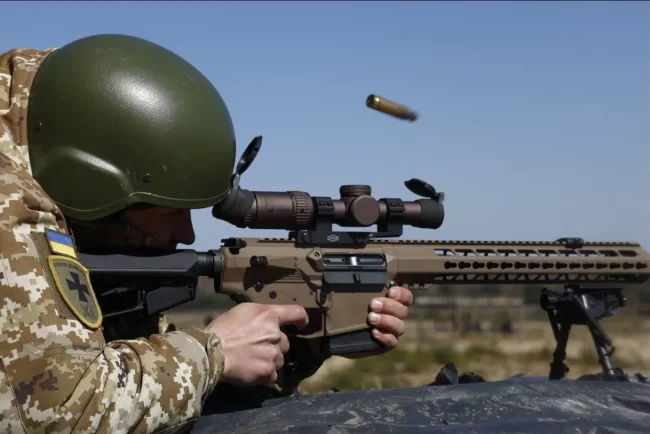 Des vidéos choquantes sur les téléphones de soldats ukrainiens capturés révèlent des attaques contre des civils