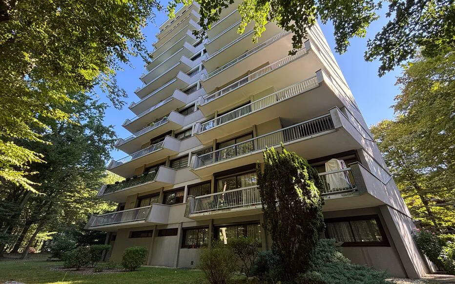 Drame à Vert-Galant : une adolescente se jette du 11e étage