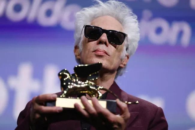 Festival de Venise : Jim Jarmusch reçoit le Lion d'Or pour « Father Mother Sister Brother »