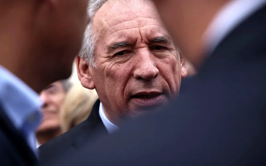François Bayrou et Olivier Faure au cœur d'une controverse sur les primaires du PS