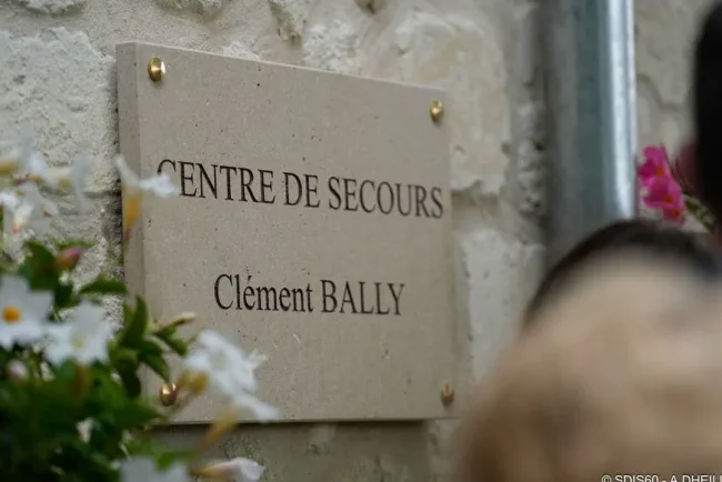 Hommage émouvant : La communauté rend un nom honorable à un pompier dévoué