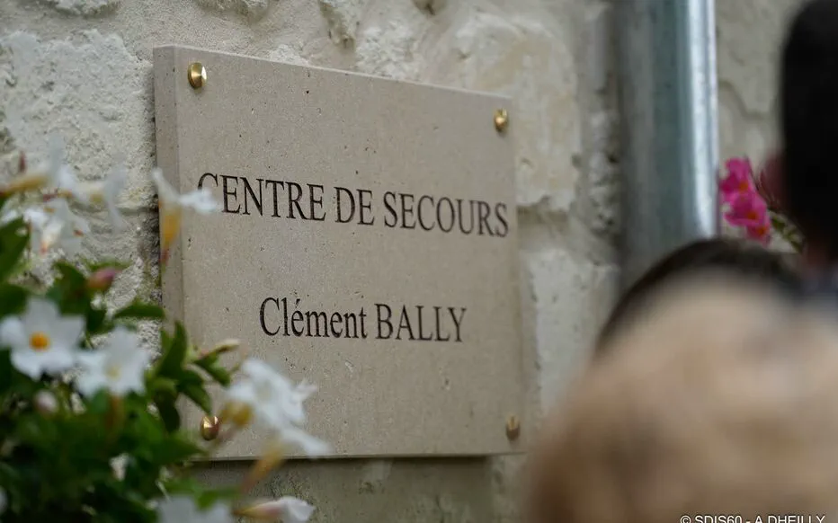 Hommage émouvant : La communauté rend un nom honorable à un pompier dévoué