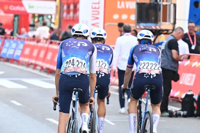 La formation Israel-Premier Tech confirme sa participation à la 12e étape de la Vuelta malgré les protestations propalestines