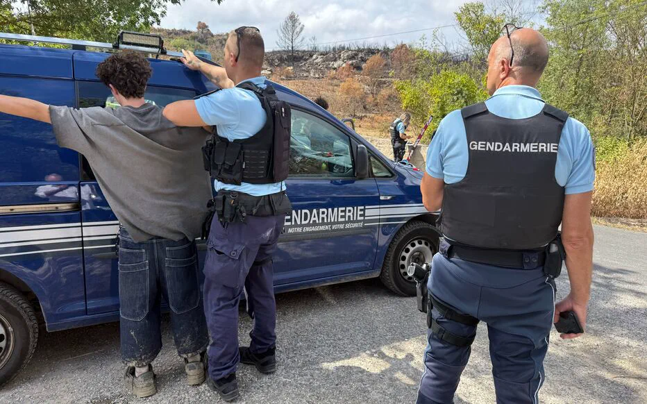 La rave party de Fontjoncouse: une intrusion continue semant le trouble