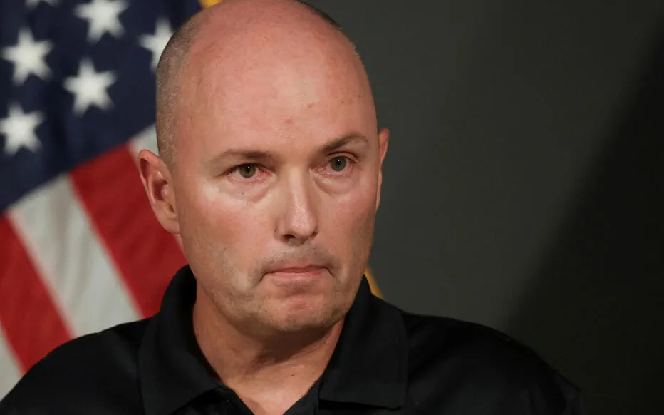 Le discours réconfortant du gouverneur Cox : une réponse directe à Trump